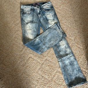 Acid washed rockstar jeans